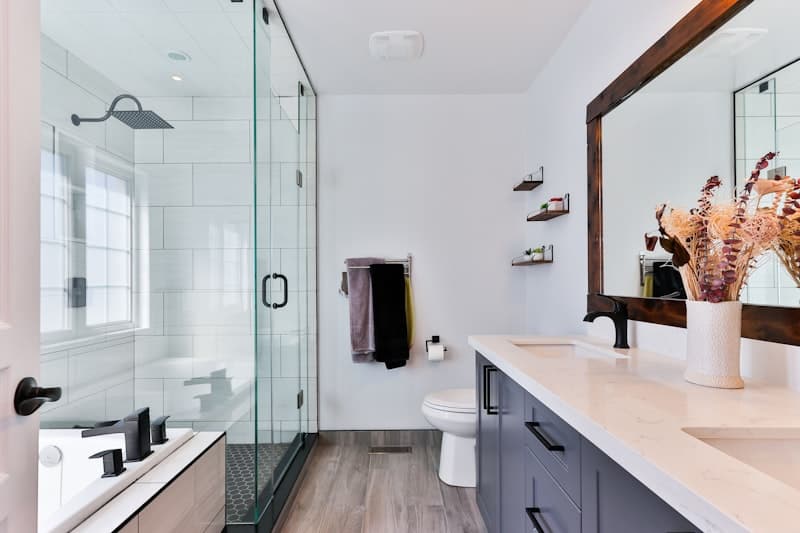Bagno completo con doccia walk-in — Cantù